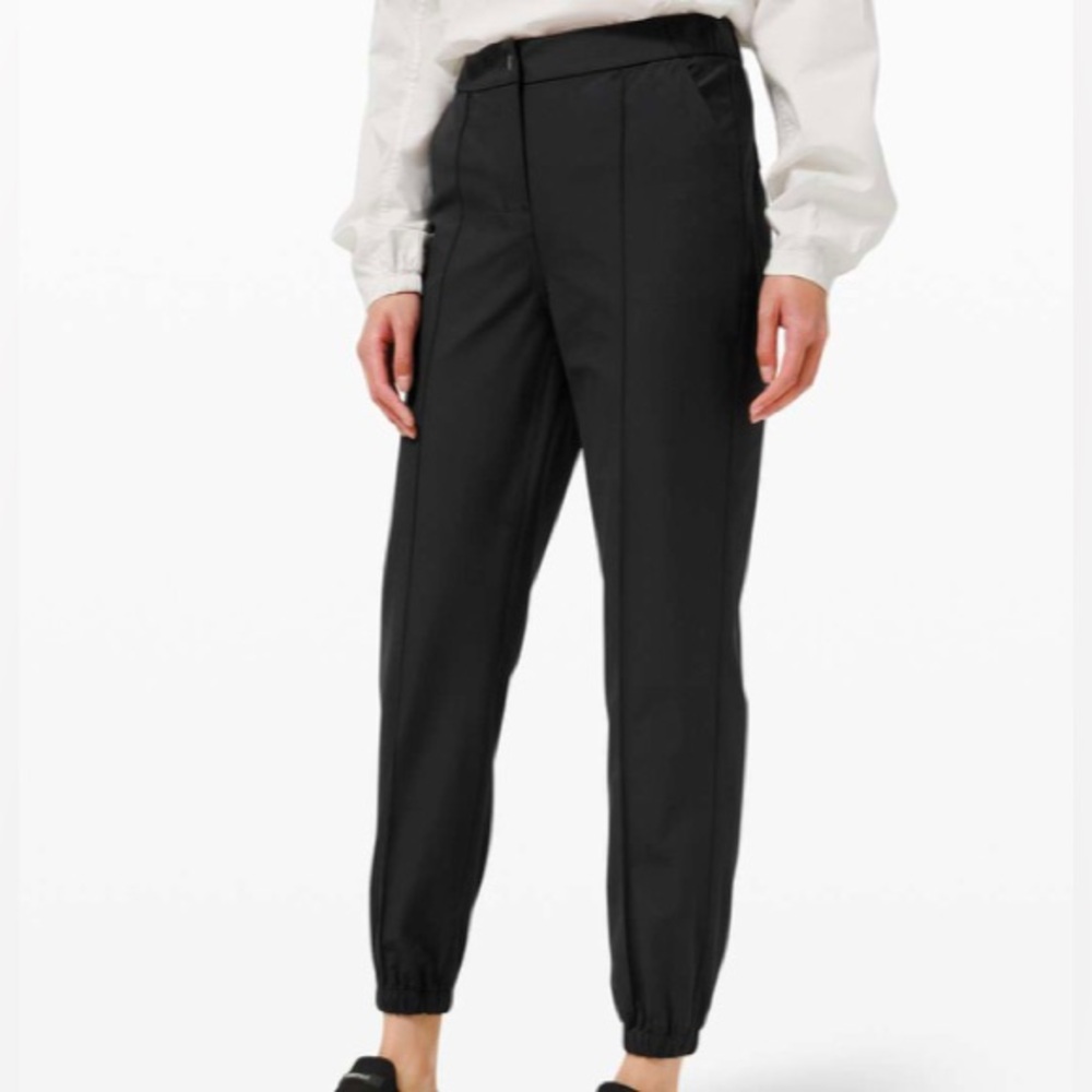 lululemon Warpstreme High-Rise Size 27W 7/8 Jogger
Black NWT
